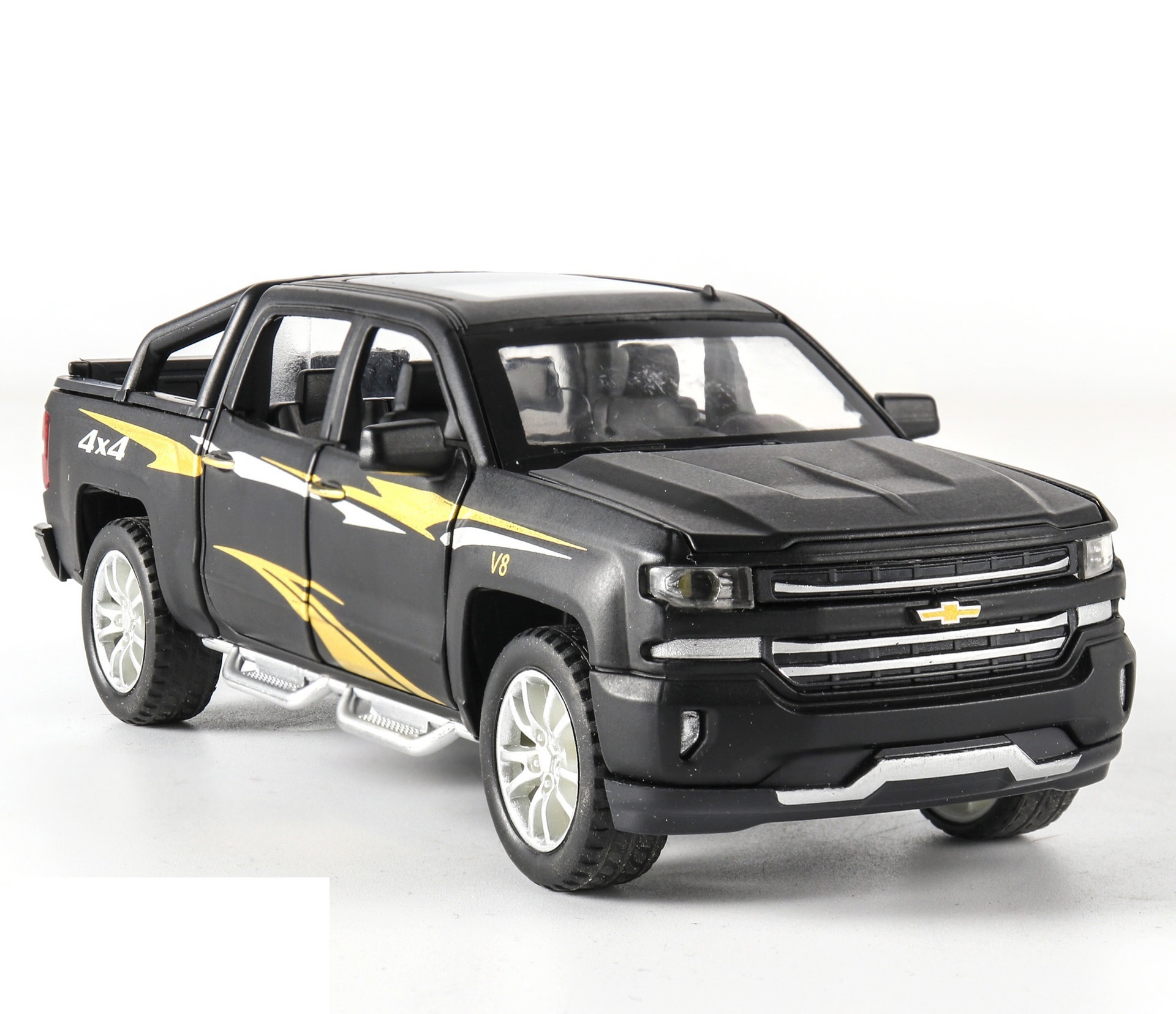  . Chevrolet Silverado V8 1:32 . , , .    .CZ32043/71364